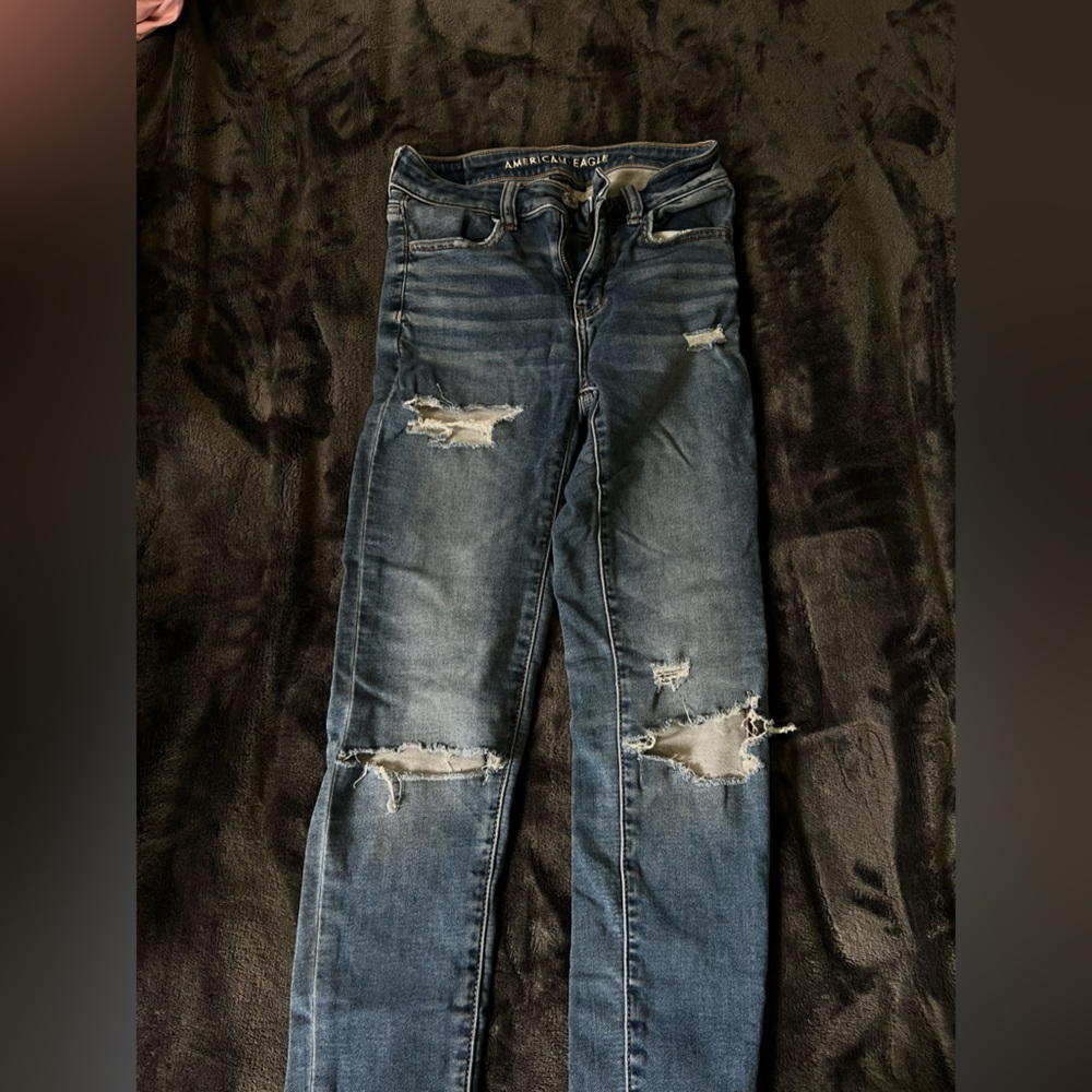 AMERICAN EAGLE JEANS